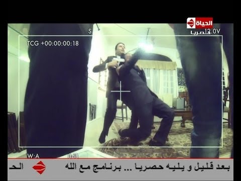 مصطفى كامل يشهر سلاحه الشخصي في برنامج تلفزيونيّ