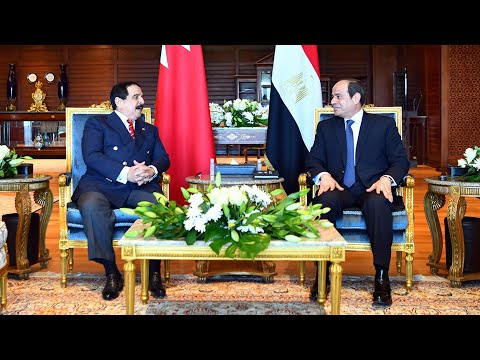 الرئيس المصري عبد الفتاح السيسي يلتقي ملك البحرين في شرم الشيخ