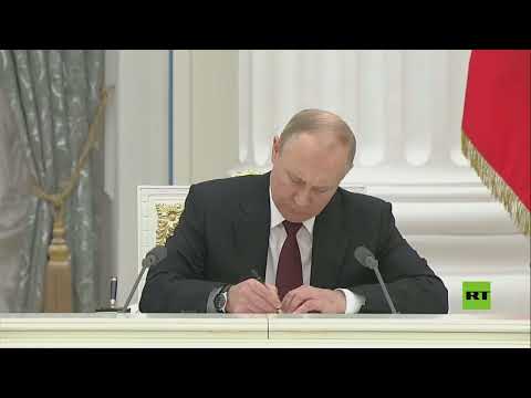 الرئيس فلاديمير بوتين يوقع مرسومين للاعتراف باستقلال دونيتسك ولوغانسك عن أوكرانيا