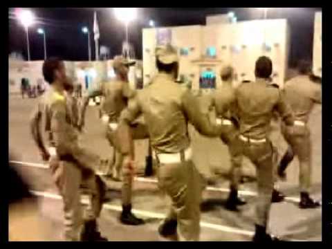 جنود سعوديون يرقصون على أنغام أغنية