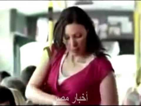 قليل أدب ينال جزاءه في إحدى الحافلات