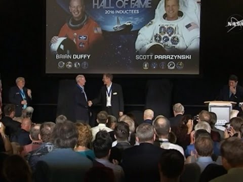 2 inducted into us astronaut hall of fame