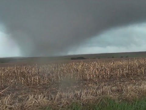 dramatic video of twister over nebraska