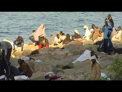 migrants wait for fourth day on italianfrench border