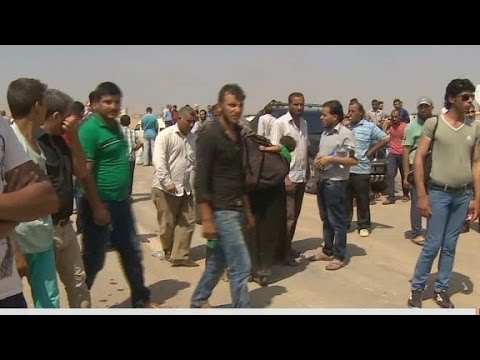 refugees flood into turkey