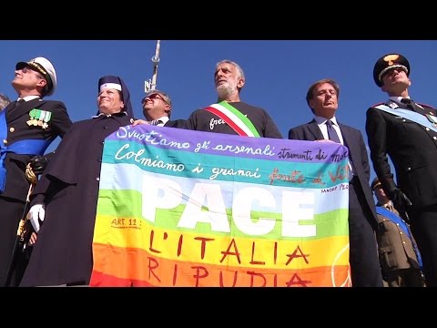 italy mayor takes colourful stand