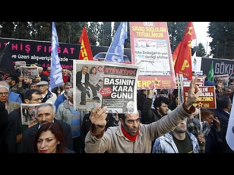 turkey detains journalists who allege army