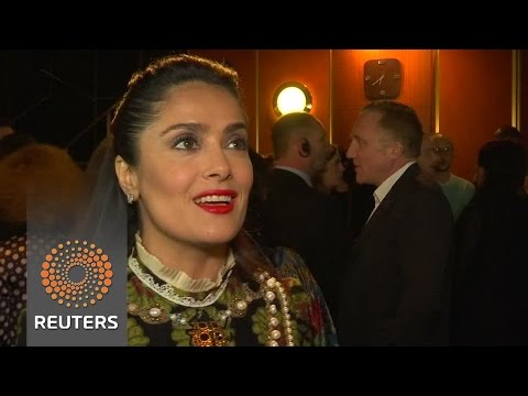 salma hayek raves about director garrone