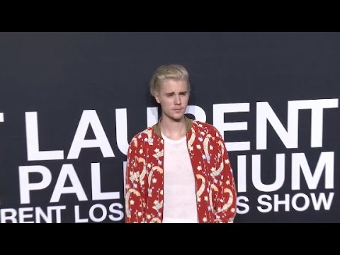 justin bieber apologizes for walking off stage