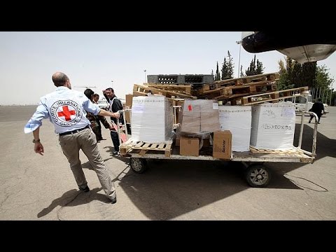 emergency aid arrives in conflicthit yemen as air strikes continue