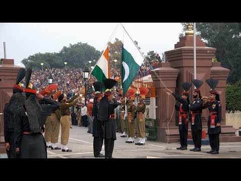 indian and pakistani troops exchange