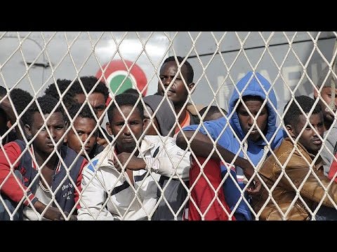 italys coastguard rescues 600 migrants in 24 hours