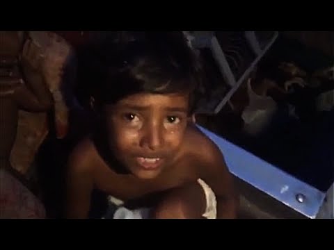 hundreds of migrants stranded on boat near thailand