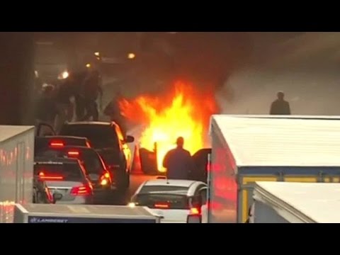 french taxi driver protest against uber turns violent