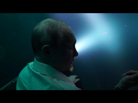 putin plunges to bottom of black sea in bathyscaphe